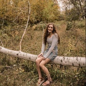 Meet your Posher, Abigael